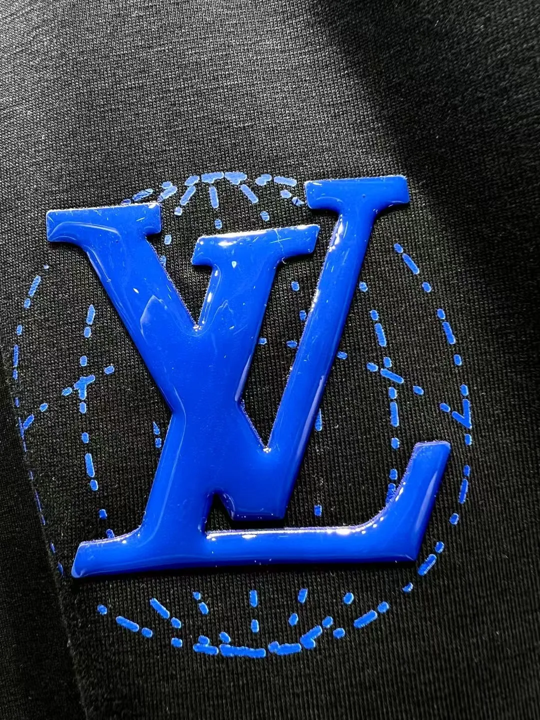 🅿️190 LV🌟New summer style🎽made of pure cotton fabric, super soft and skin-friendly! High-end logo printing and design embellishments, neat and detailed wiring on the inside, making the upper body fashionable! High-end and versatile model, the quality is visible! Size: S-XXL Color: black, white